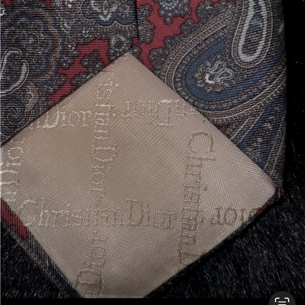 Authentic Christian dior Silk multi colored paisley print stunner tie. - Picture 14 of 14